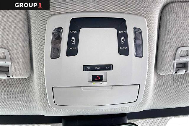 Certified 2023 Toyota Sienna LE FWD image 33