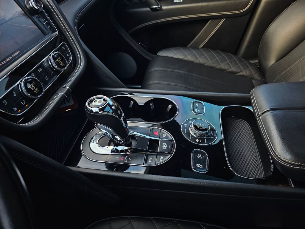 Used 2018 Bentley Bentayga image 27