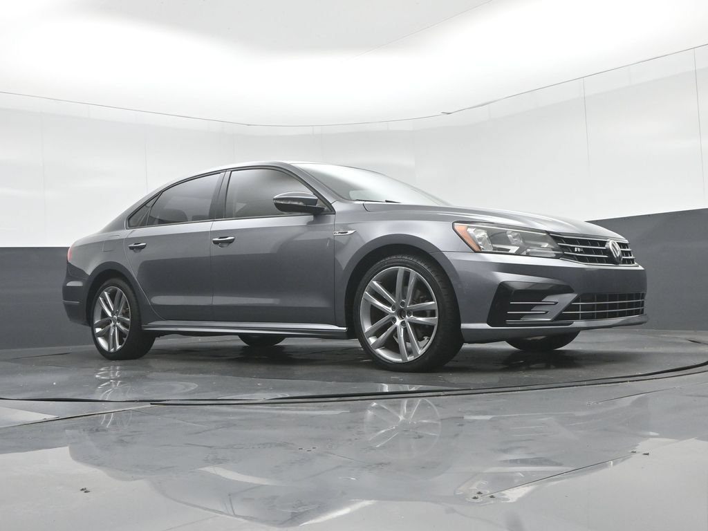 Used 2018 Volkswagen Passat 2.0T R-Line FWD image 49