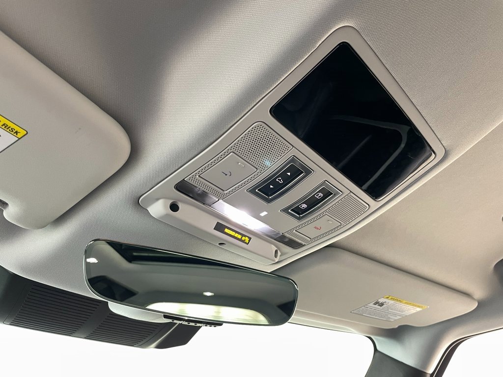 Used 2025 Land Rover Defender 110 S image 33