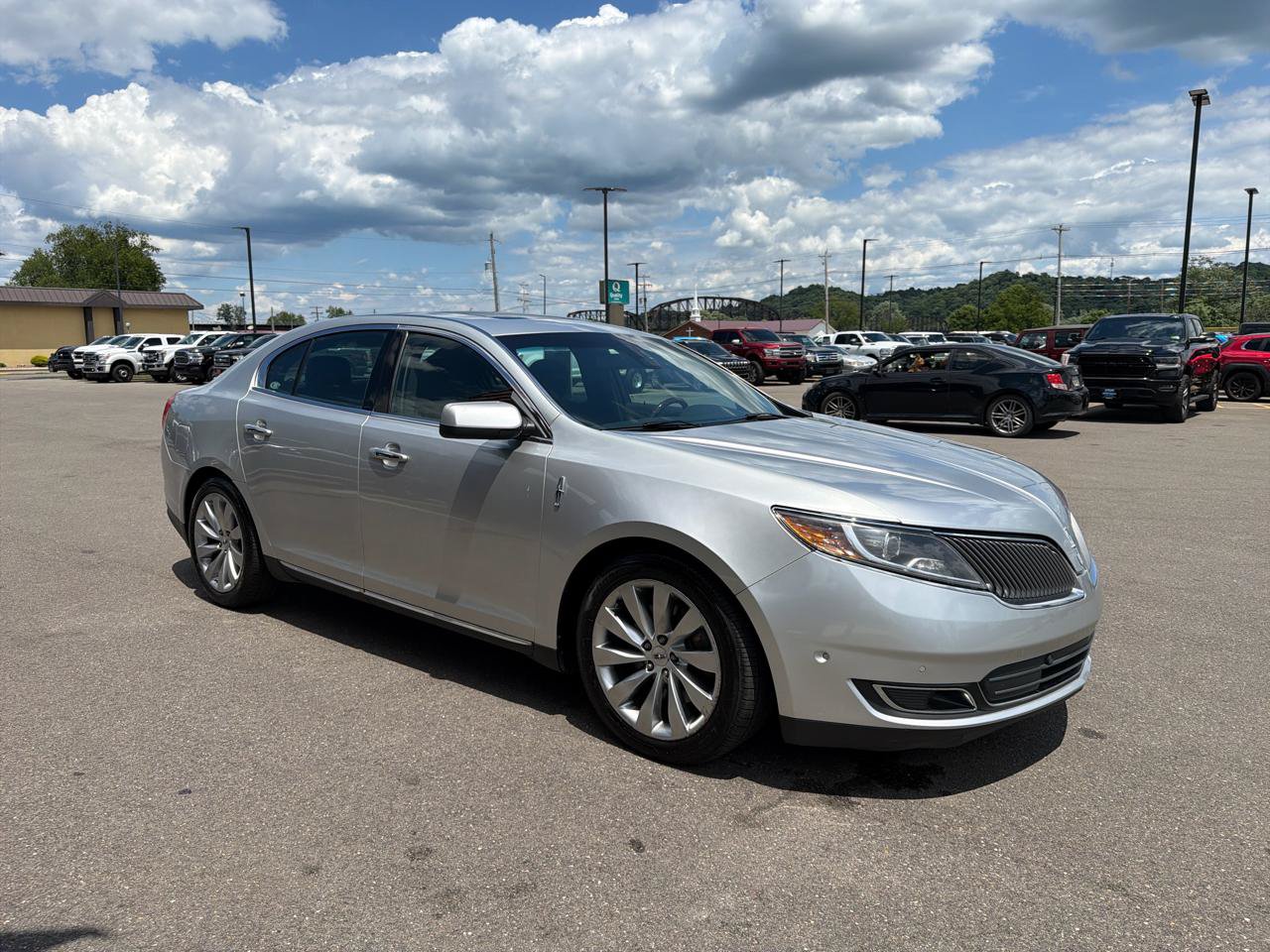 Used 2013 Lincoln MKS AWD image 3