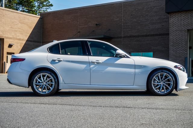 Used 2023 Alfa Romeo Giulia Sprint AWD/4WD image 5