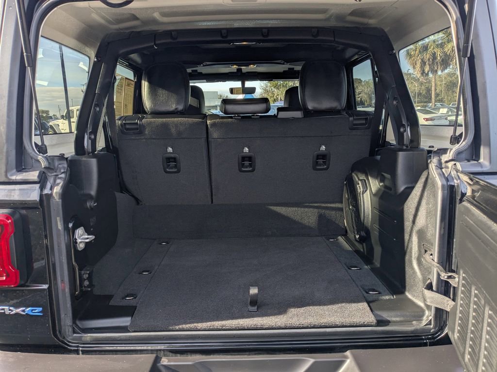 Used 2023 Jeep Wrangler Unlimited Sahara image 11