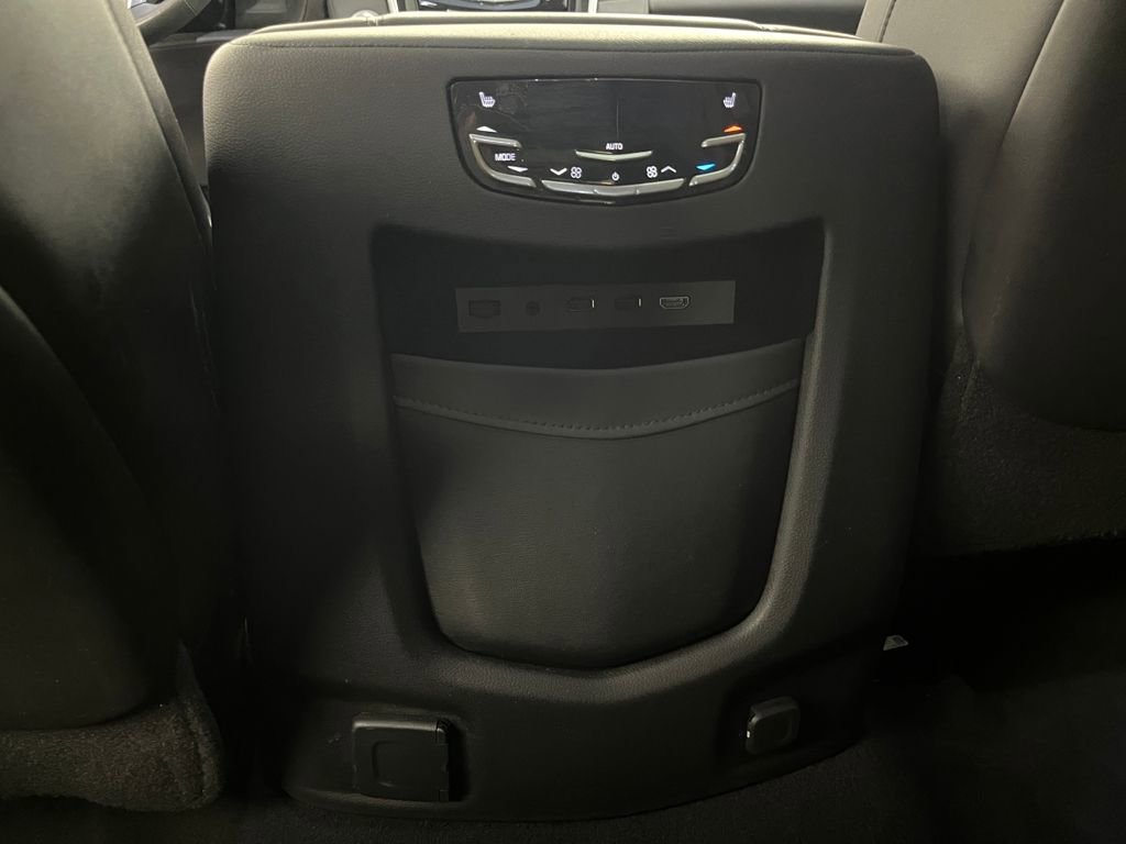 Used 2020 Cadillac Escalade Premium Luxury image 30