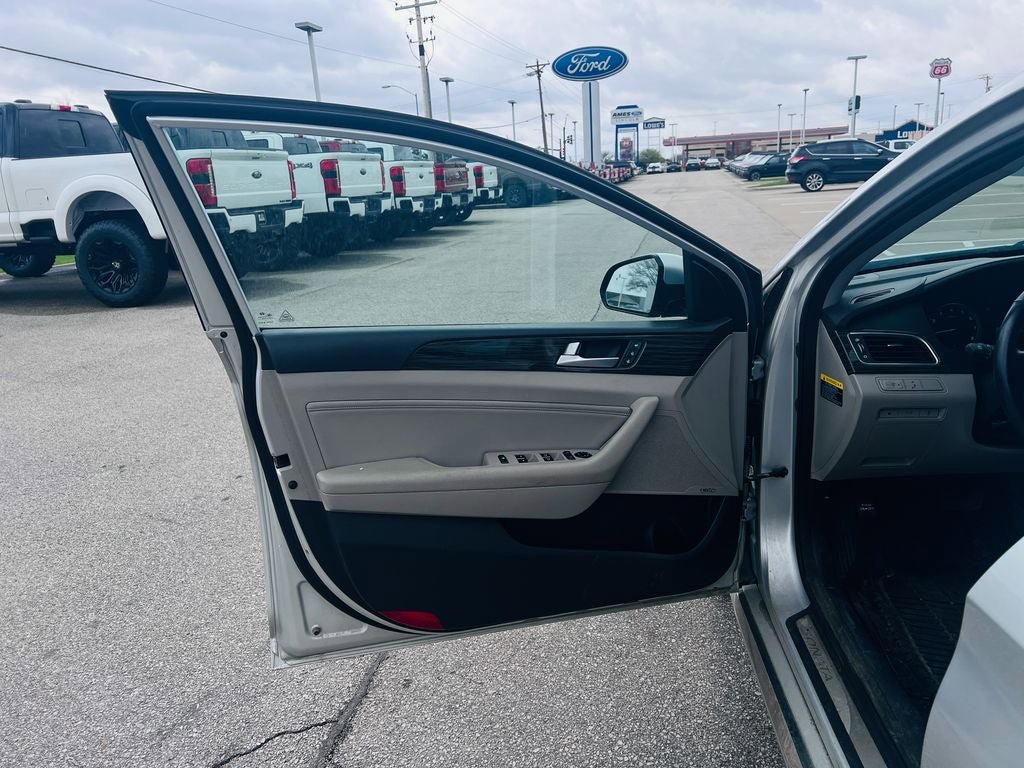 Used 2015 Hyundai Sonata Limited w/ Option Group 05 image 20