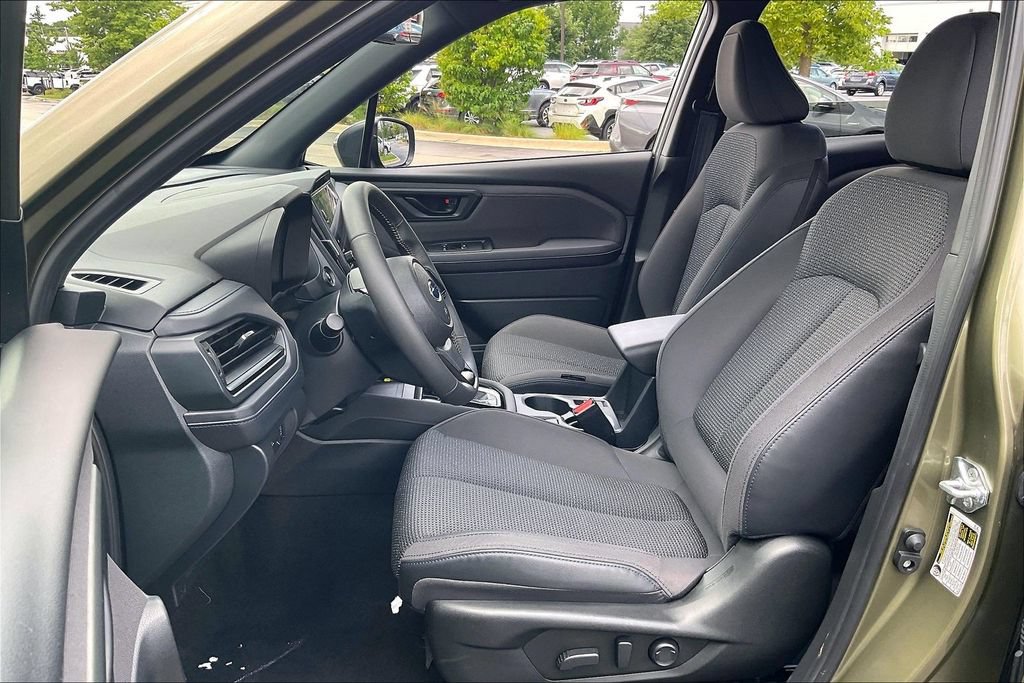 Certified 2025 Subaru Forester Premium AWD/4WD image 28