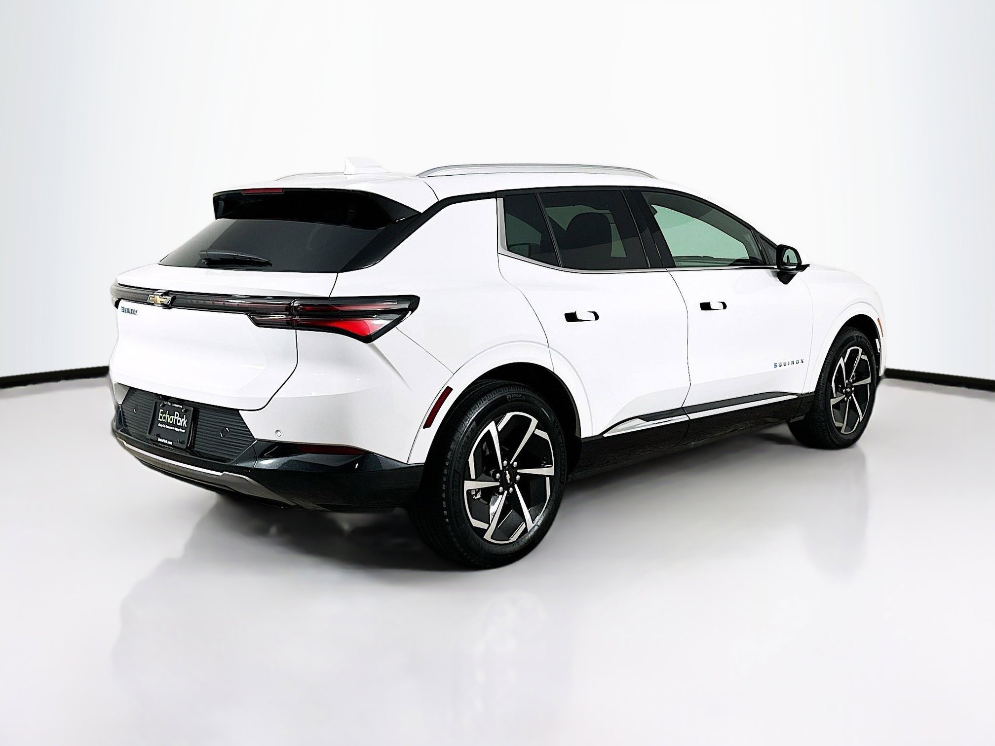 Used 2025 Chevrolet Equinox EV LT image 9