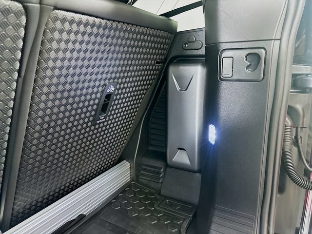 Used 2024 Land Rover Defender 90 S AWD/4WD image 25