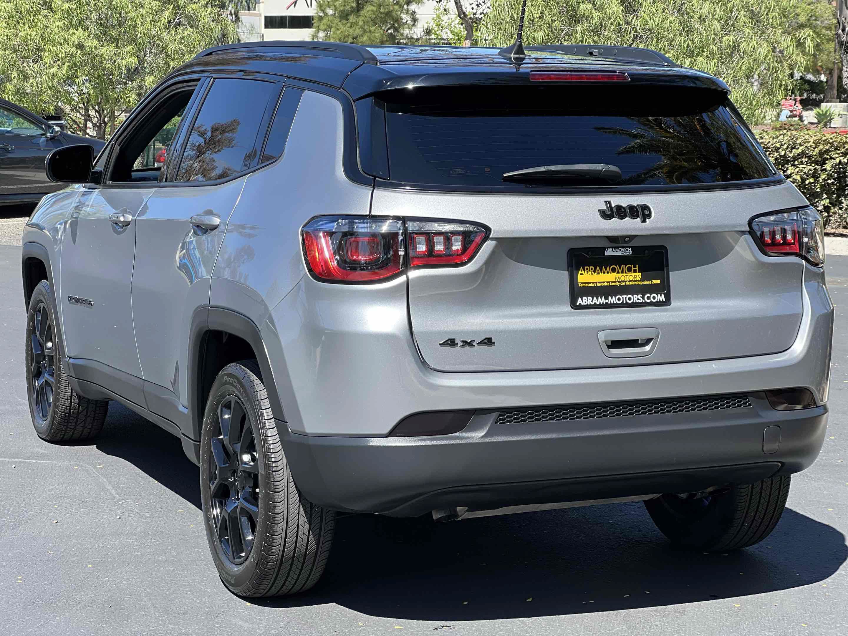 Used 2023 Jeep Compass Latitude AWD/4WD image 18