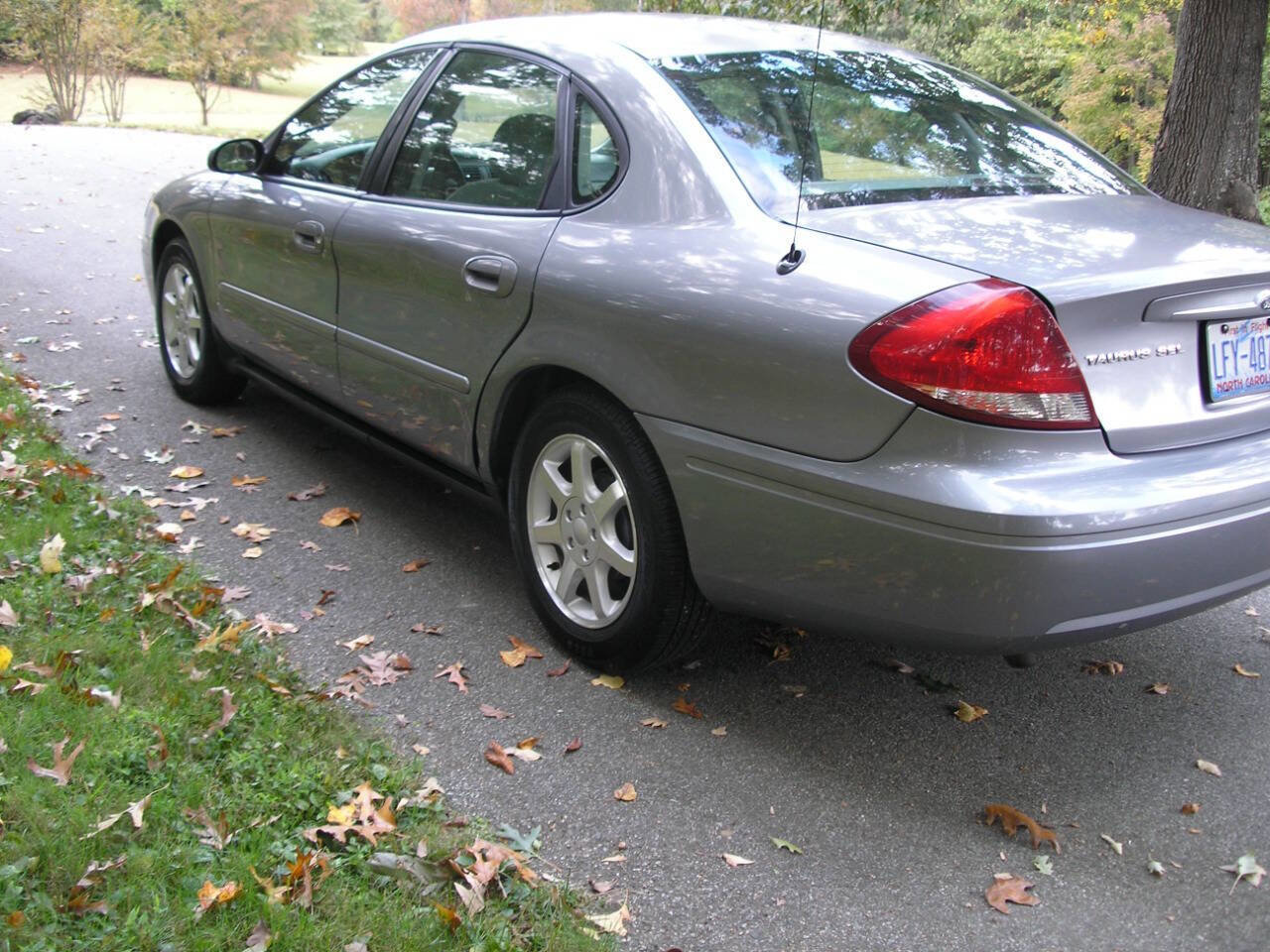 Used 2007 Ford Taurus SEL image 6