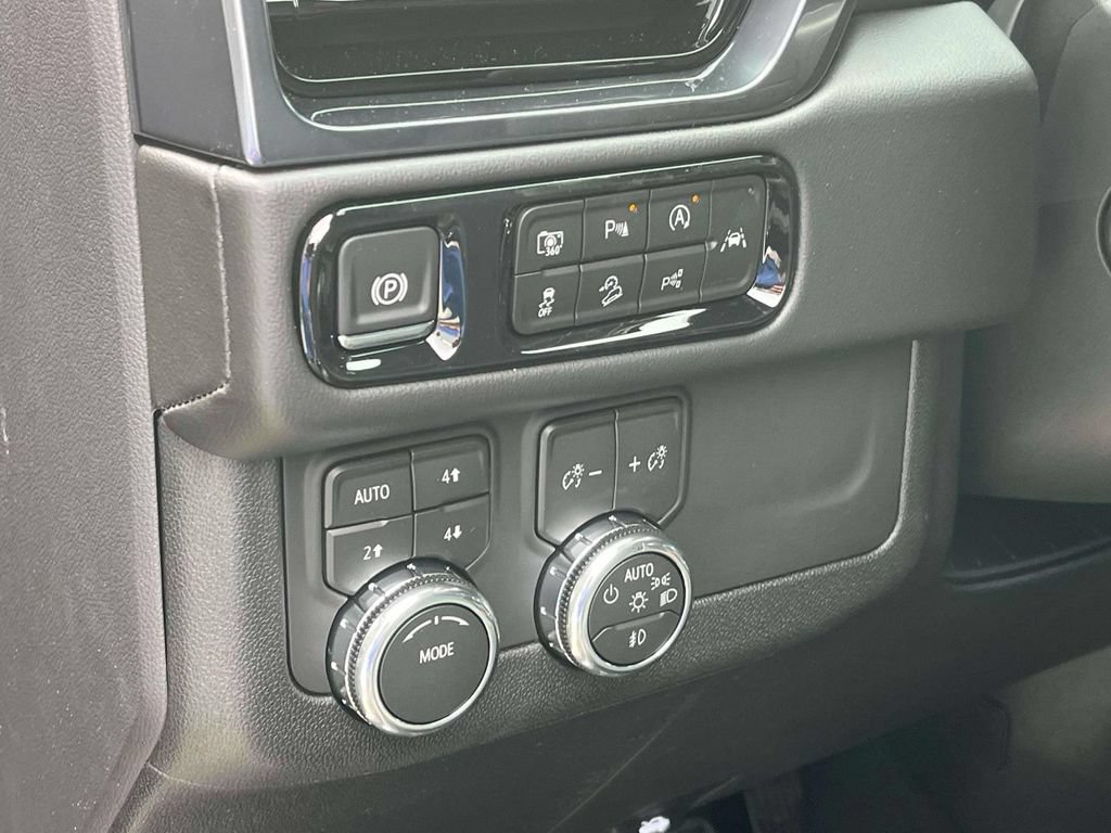 New 2026 GMC Yukon XL AT4 w/ AT4 Premium Package AWD/4WD image 26