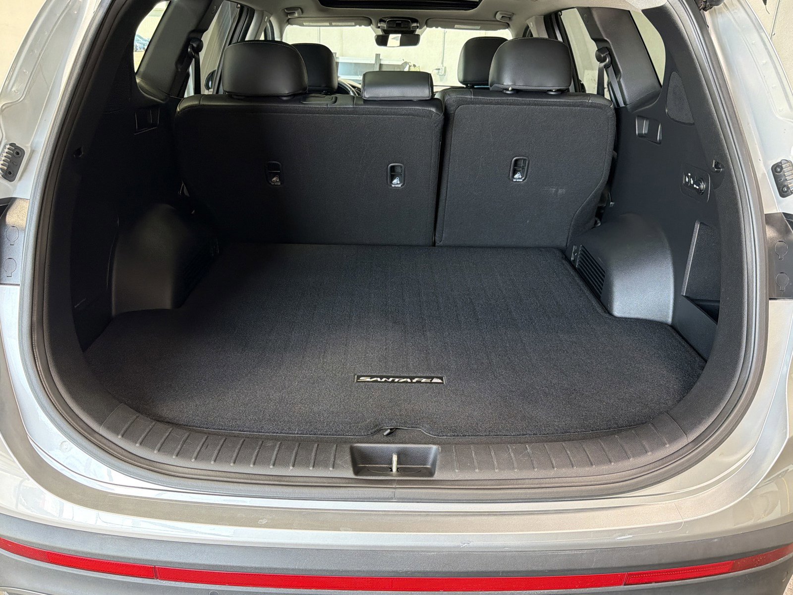 Used 2022 Hyundai Santa Fe Limited w/ Cargo Package image 18