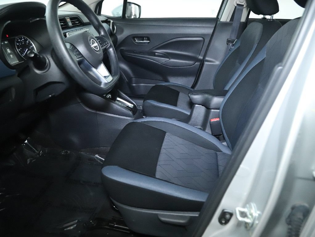 Used 2025 Nissan Versa SV FWD image 18