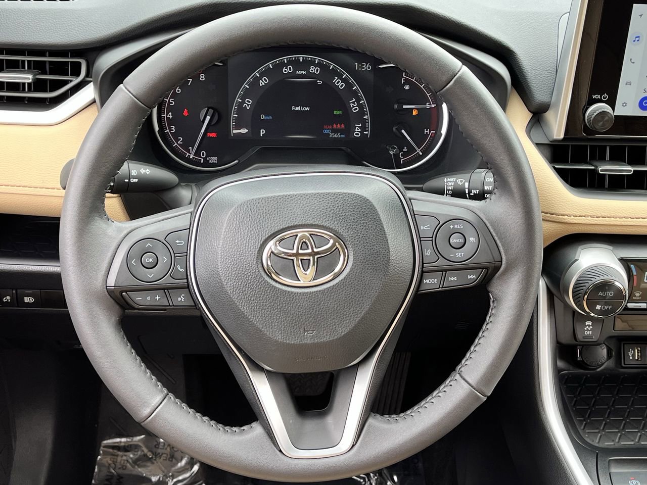 Used 2024 Toyota RAV4 XLE Premium image 11