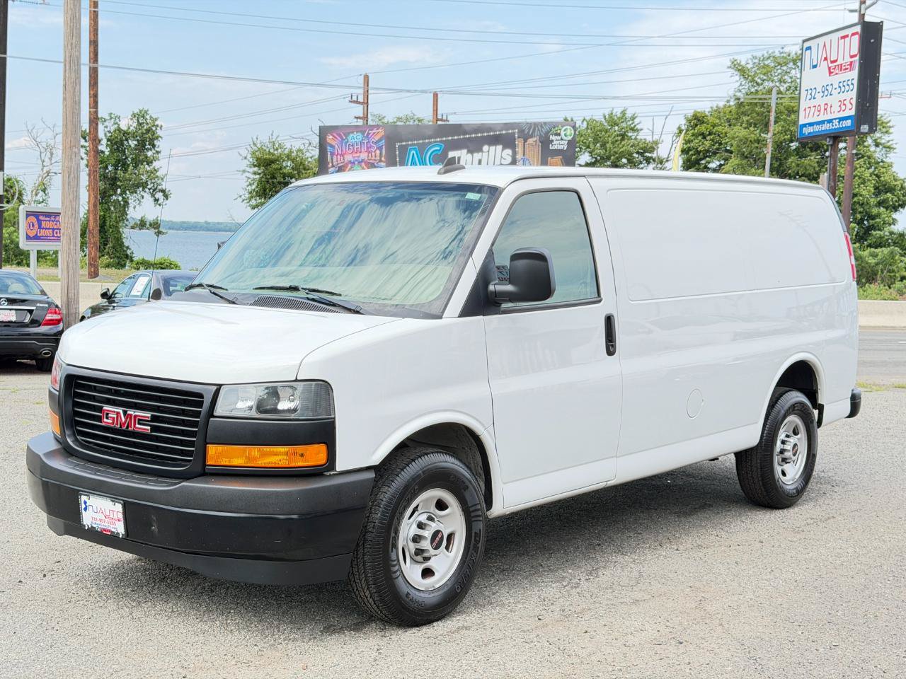 Used 2019 GMC Savana 3500 RWD image 8