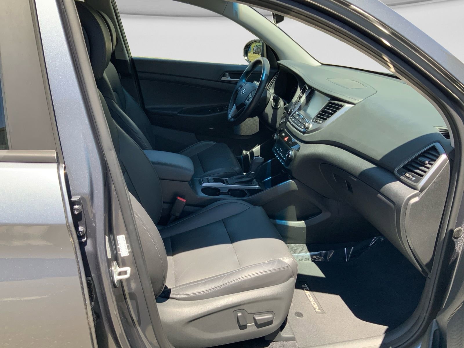 Used 2018 Hyundai Tucson Limited FWD image 11