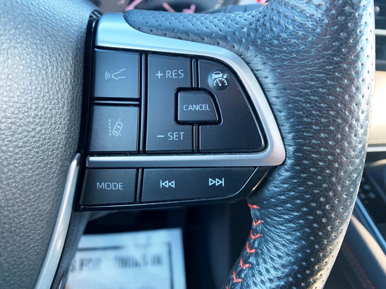 Used 2022 Toyota Sienna XSE image 13