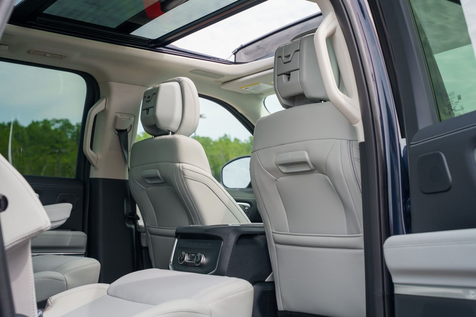 New 2027 Ford Expedition Max Platinum AWD/4WD image 13