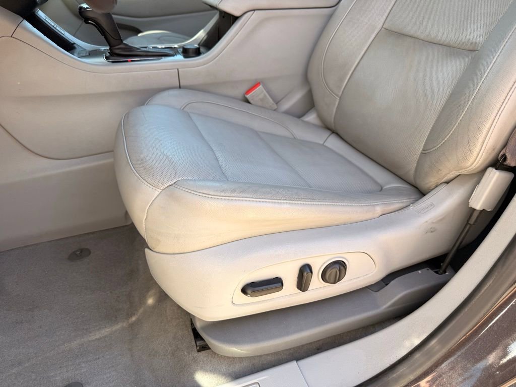 Used 2018 GMC Acadia SLT image 24