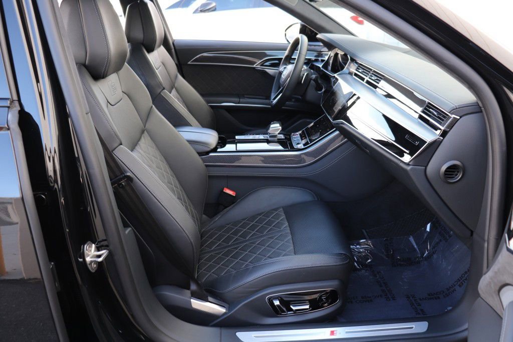 Used 2023 Audi S8 AWD/4WD image 33