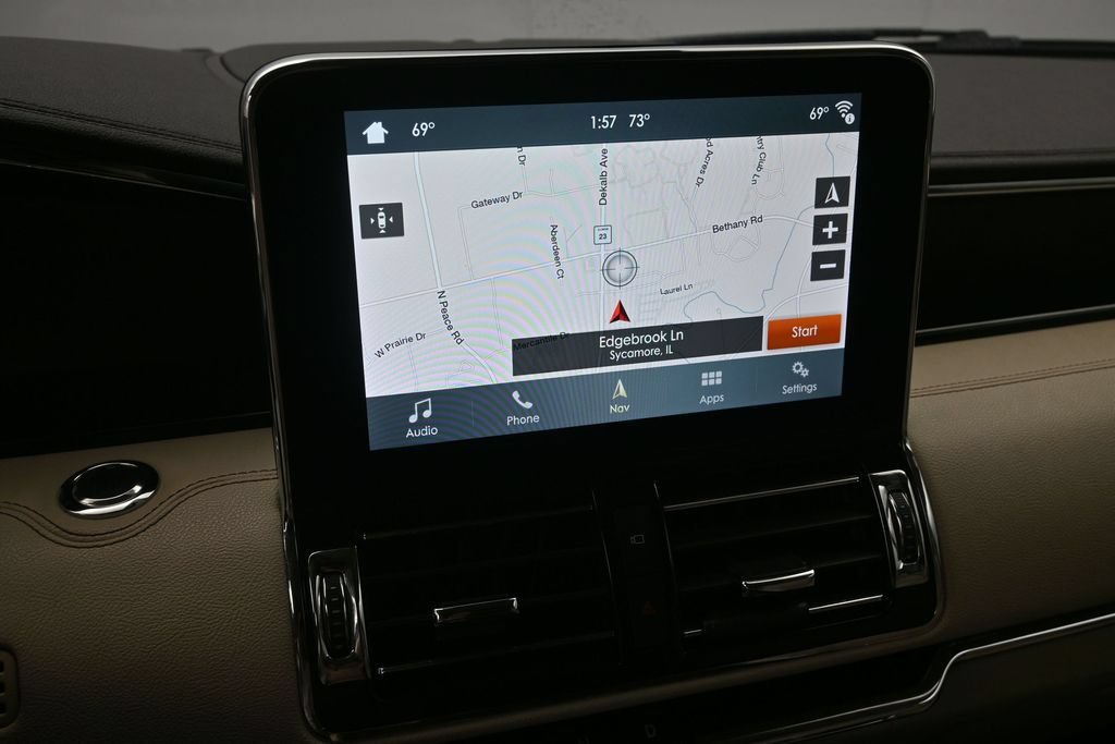 Used 2019 Lincoln Navigator Reserve AWD/4WD image 18