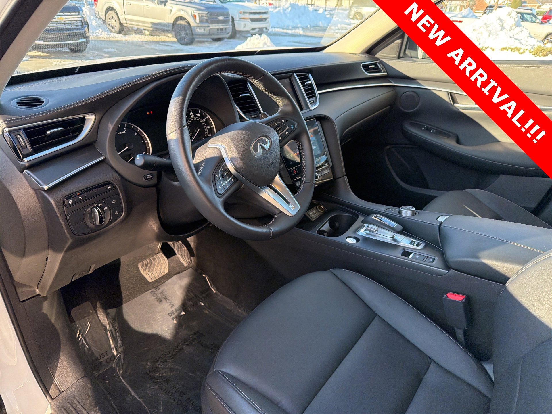 Used 2025 INFINITI QX50 Pure image 9