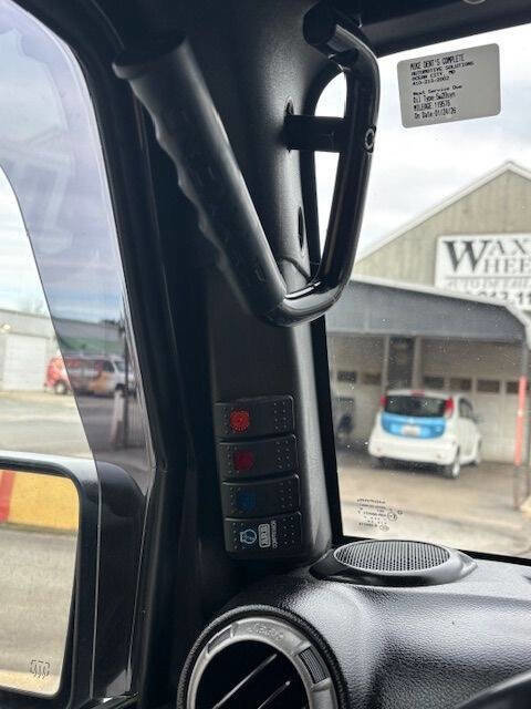 Used 2017 Jeep Wrangler Unlimited Sport w/ Quick Order Package 24S AWD/4WD image 3
