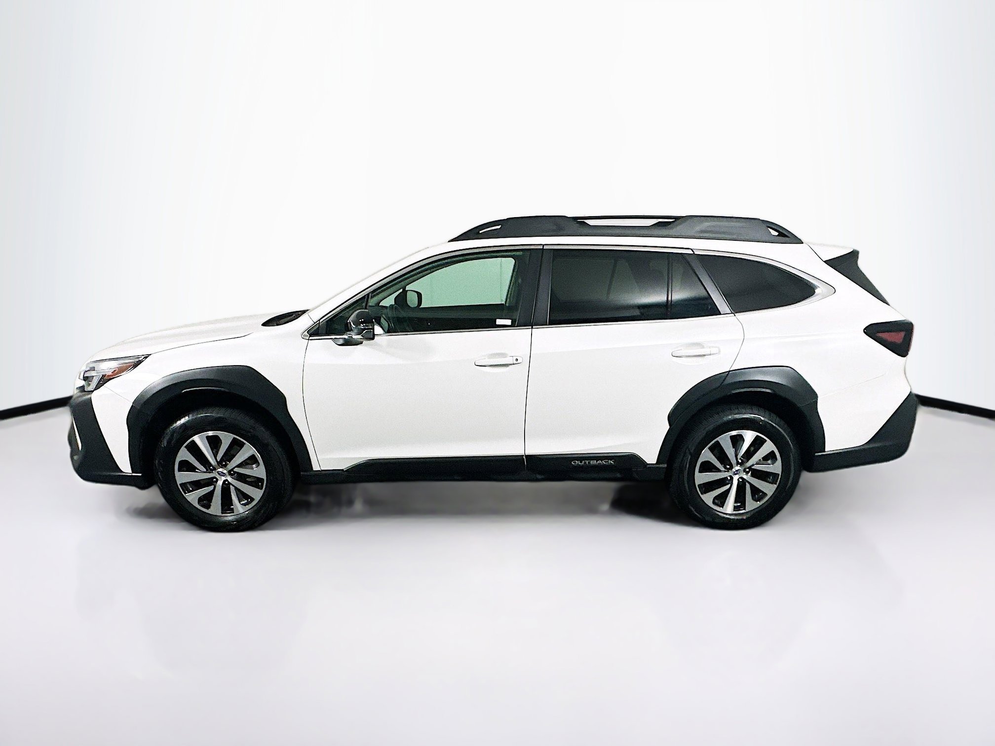 Used 2025 Subaru Outback Premium AWD/4WD image 4