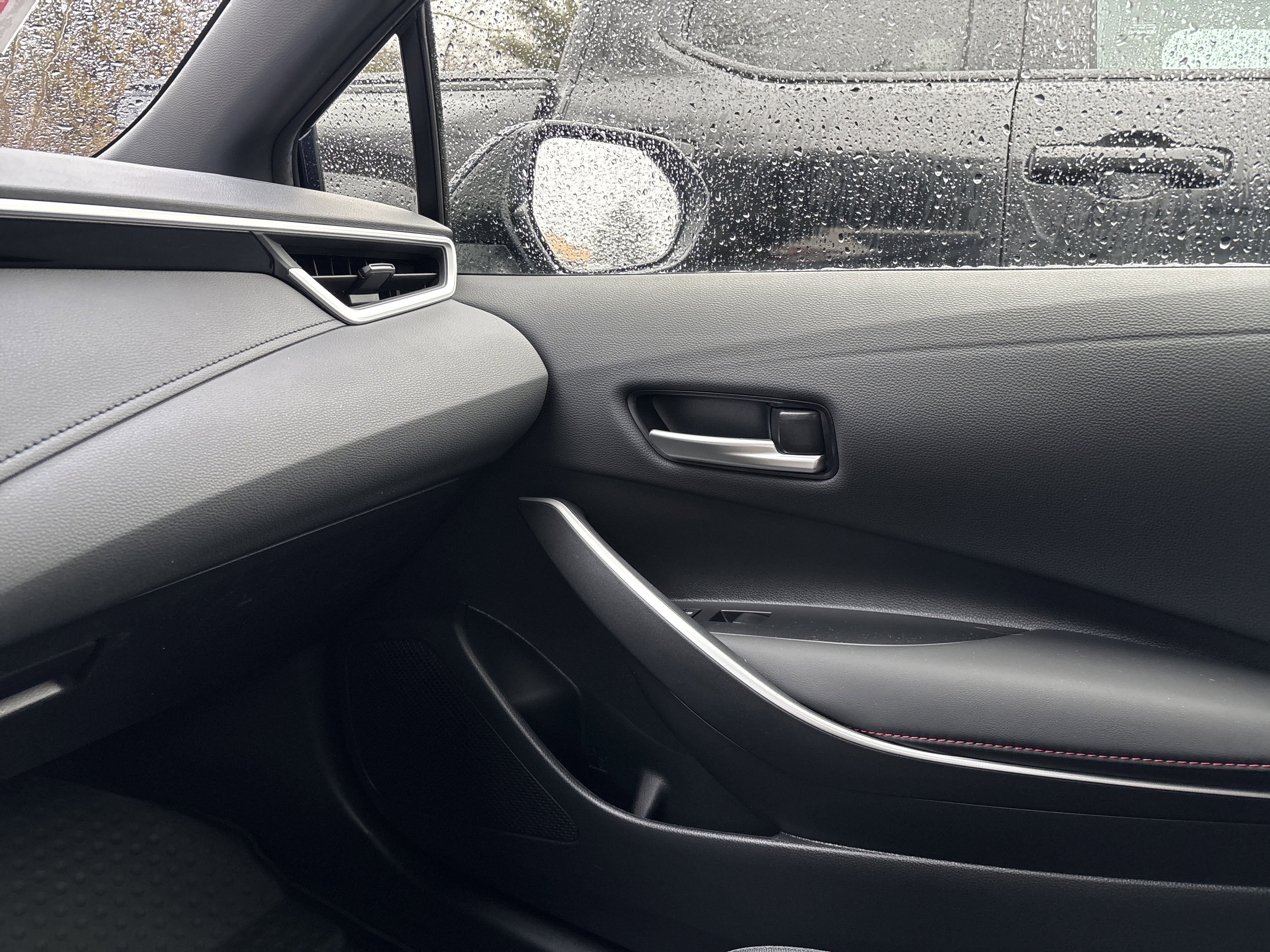 Certified 2025 Toyota Corolla SE image 6