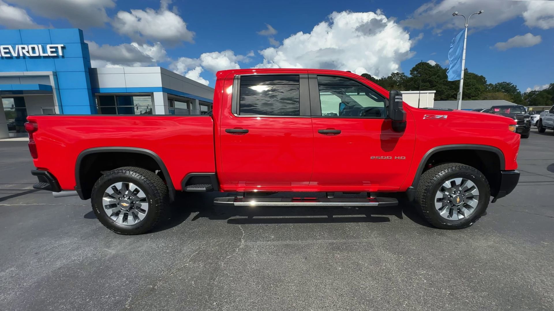 Used 2024 Chevrolet Silverado 2500 Custom w/ Custom Value Package AWD/4WD image 9
