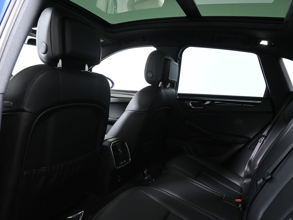 Used 2026 Porsche Macan S AWD/4WD image 36