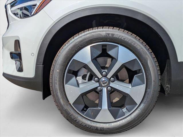 New 2026 Volvo XC40 B5 Plus w/ Protection Package Premier image 8