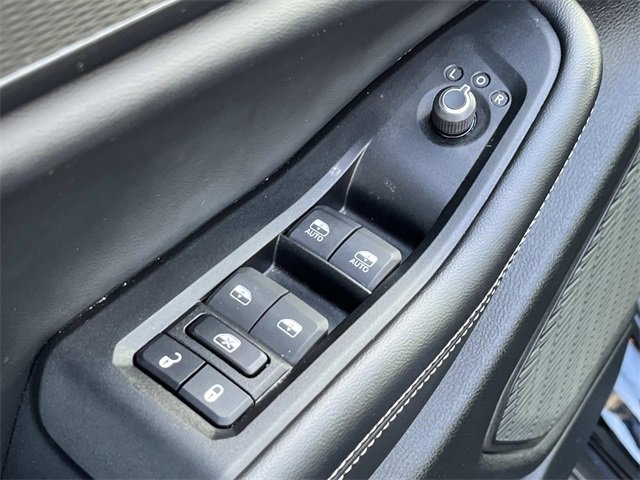 Used 2024 Jeep Grand Cherokee L Laredo w/ Luxury Tech Group I image 28