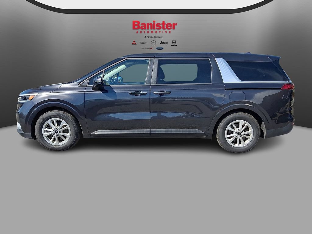 Used 2024 Kia Carnival LX FWD image 7