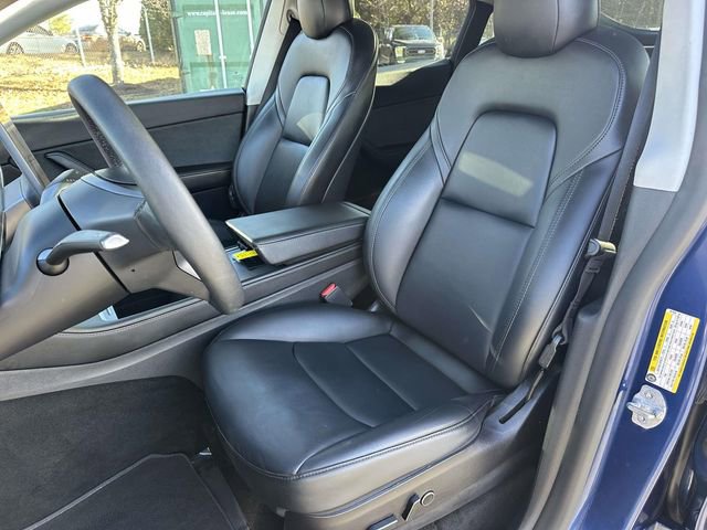 Used 2022 Tesla Model Y Long Range image 16