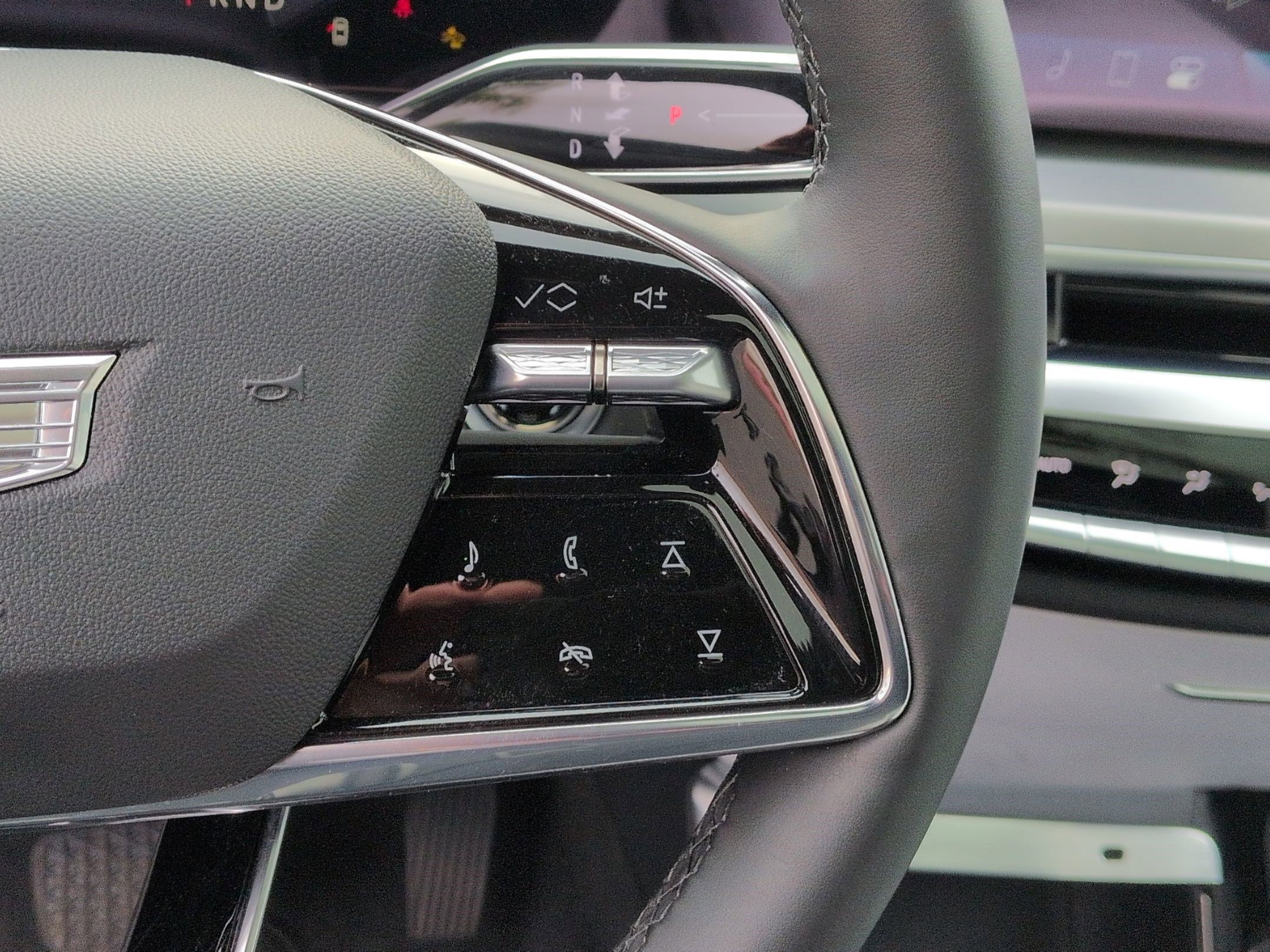 Used 2025 Cadillac Lyriq Sport RWD image 20