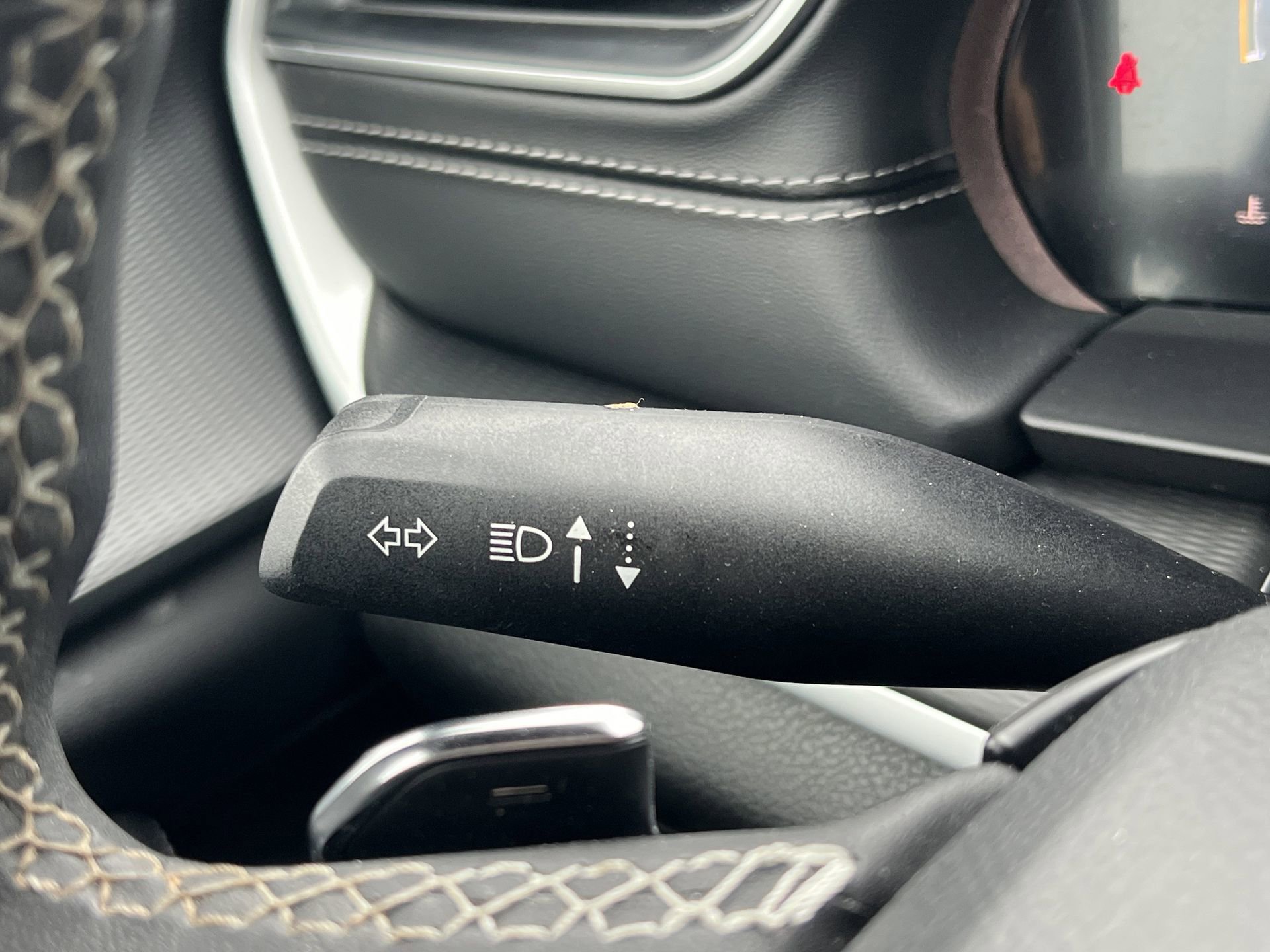 Used 2024 Jeep Grand Cherokee Altitude image 13