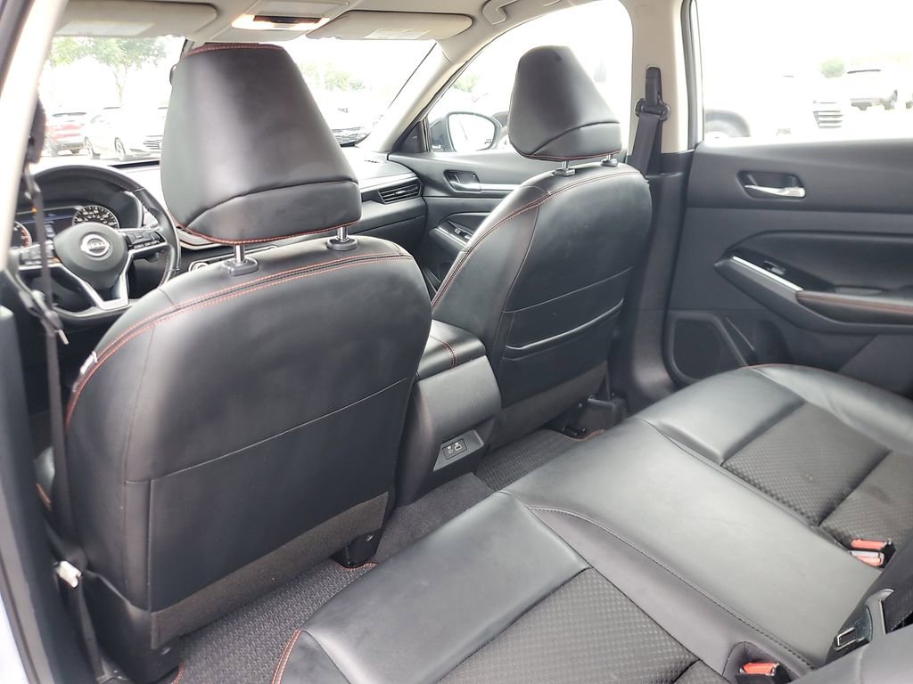 Used 2024 Nissan Altima 2.5 SR FWD image 11