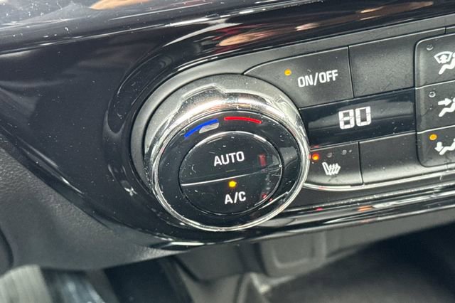 Used 2025 Chevrolet Trax RS w/ Sunroof Package FWD image 29