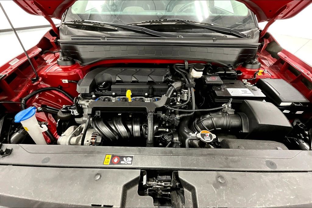 Used 2022 Hyundai Venue SEL w/ Cargo Package image 12