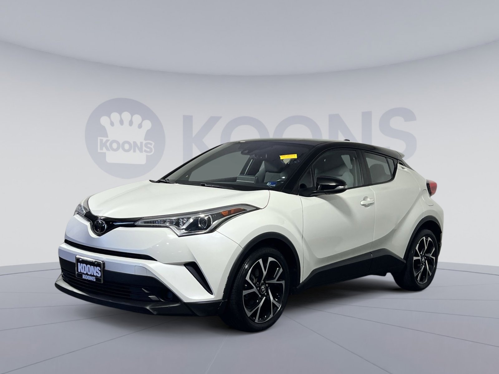 Used 2019 Toyota C-HR XLE FWD image 5