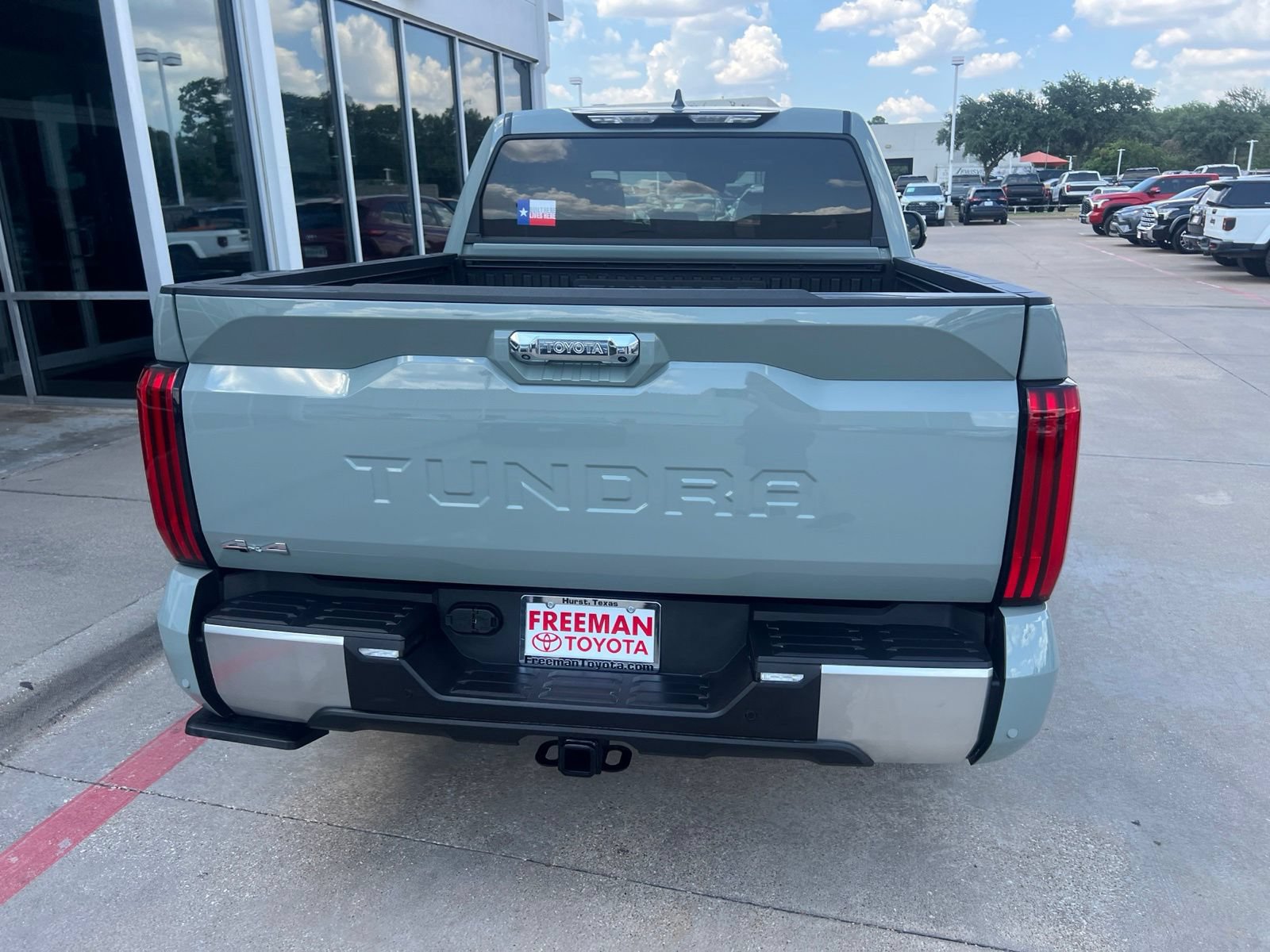 Used 2026 Toyota Tundra Limited AWD/4WD image 17