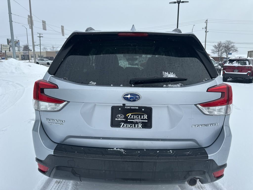 Used 2020 Subaru Forester Limited image 5