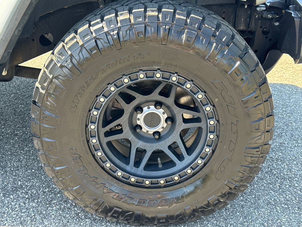 Used 2018 Jeep Wrangler Unlimited Sahara image 12