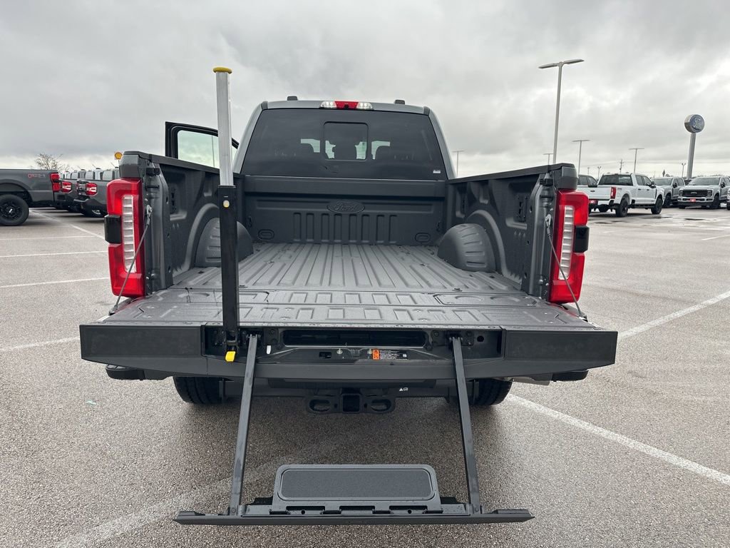 New 2026 Ford F250 Lariat w/ Black Appearance Package image 40