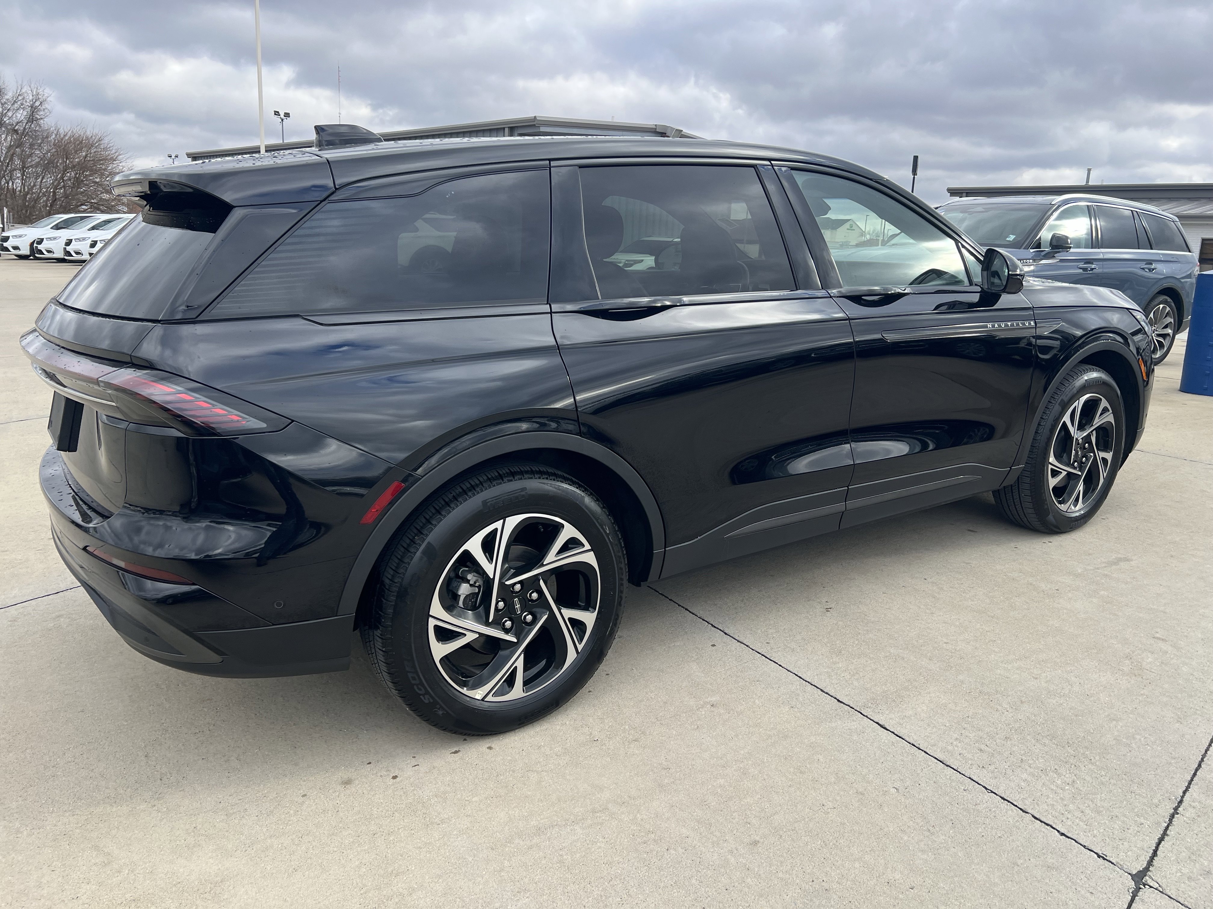 Used 2024 Lincoln Nautilus Premier w/ Equipment Group 102A AWD/4WD image 7