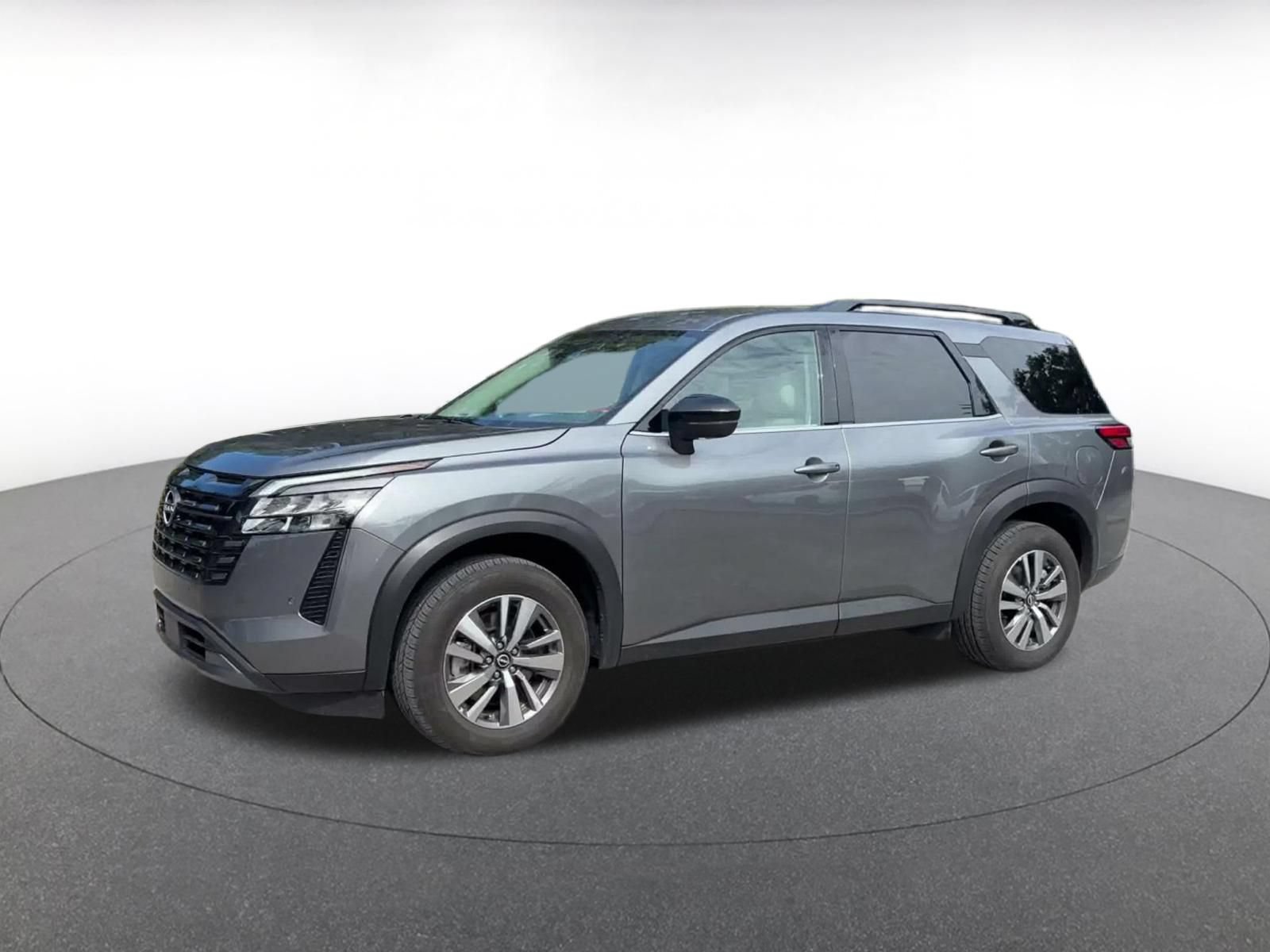 Used 2026 Nissan Pathfinder SL FWD image 7