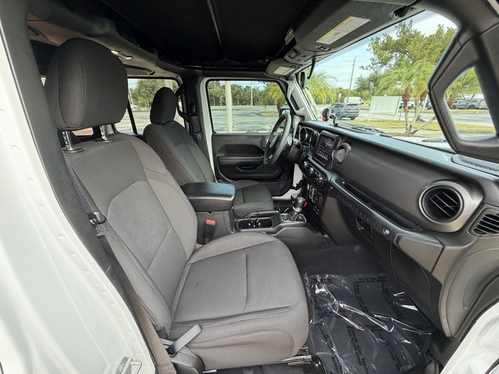 Used 2023 Jeep Wrangler Sport S image 31