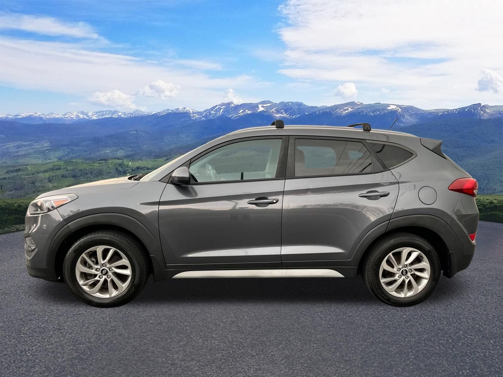 Used 2017 Hyundai Tucson SE w/ SE Popular Package 02 AWD/4WD image 2