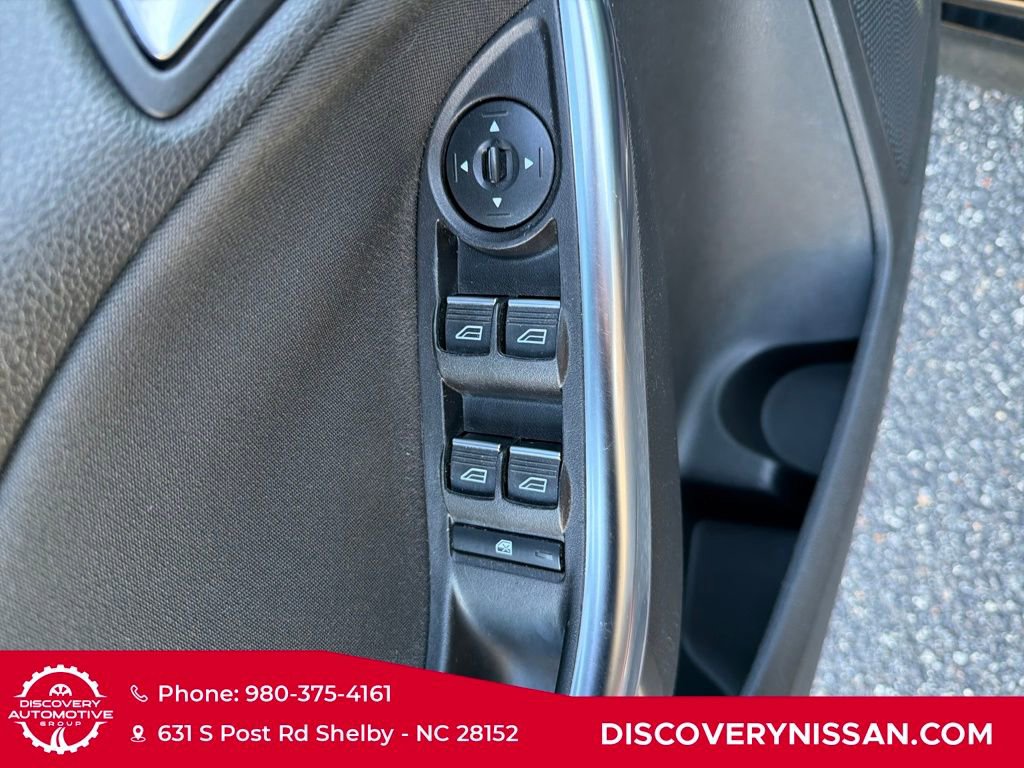 Used 2017 Ford Focus ST image 12